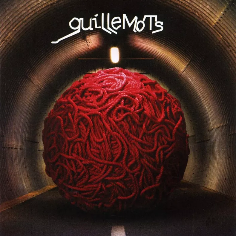 GUILLEMOTS - Red GUILLEMOTS - Red