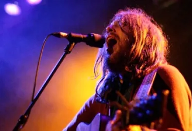 Ouça aqui a nova música do Fleet Foxes: "Battery Kinzie"