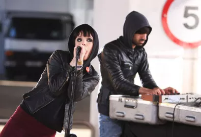 Crystal Castles em setembro no Brasil; o duo se apresenta no Rio e em São Paulo