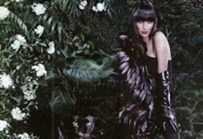 Karen O vira garota propaganda da vodka Absolut