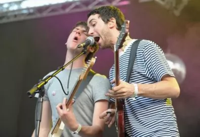 Los Campesinos! revelam detalhes do novo álbum [vídeo]