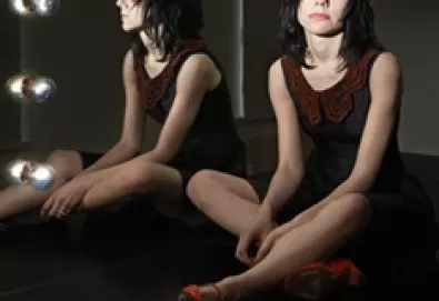 PJ Harvey divulga vídeo de "The Words That Maketh Murder"; assista