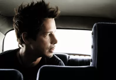 Chris Cornell confessa que não sabe ler e nem escrever músicas