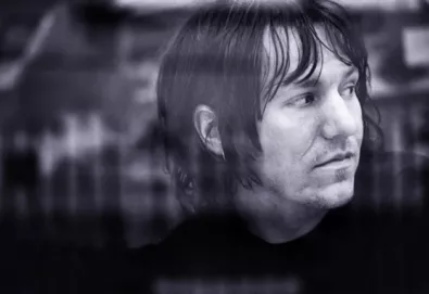 Canção "perdida" de Elliott Smith aparece na internet; ouça "Misery Let Me Down"