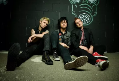 Green Day homenageia Amy Winehouse com música inédita