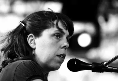 Tecladista do Decemberists diagnosticada com câncer de mama