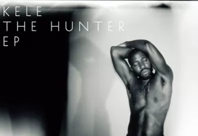 Kele Okereke, vocalista do Bloc Party, divulga primeiro vídeo do EP "The Hunter"