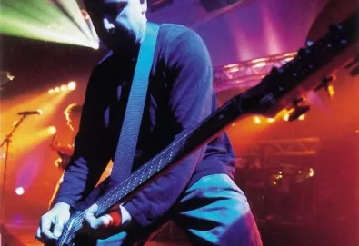 Novo EP de Peter Hook traz faixa inédita do Joy Division; músico se apresenta no Brasil em junho