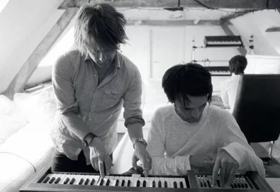 Thom Yorke e Jonny Greenwood interpretam "Give Up The Ghost" na TV americana