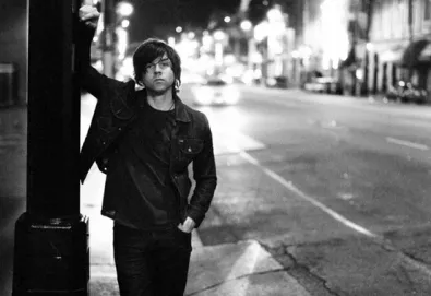 Novos discos de Ryan Adams, DJ Shadow e Zola Jesus disponíveis em streaming