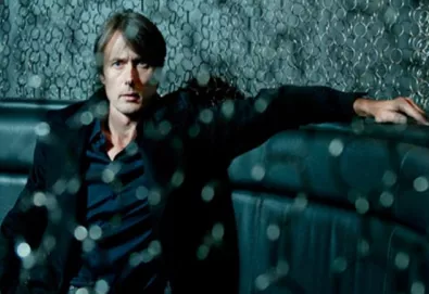 Vocalista do Suede tem novo álbum solo; ouça o primeiro single "Brittle Heart"