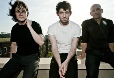 The Antlers divulga primeiro vídeo de "Burst Apart"; assista "Every Night My Theeth Are Falling Down"