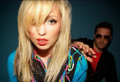 "Hang It Up" é o novo single do The Ting Tings; veja o vídeo