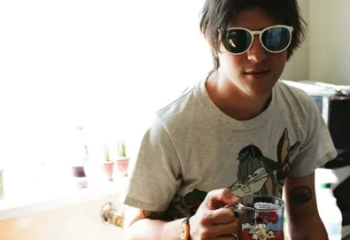 Wavves faz versão de "100%" do Sonic Youth