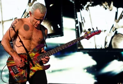 Supergrupo Rocket Juice and The Moon lança seu primeiro trabalho em março