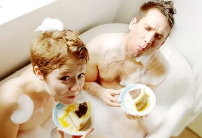 Xiu Xiu retorna com novo álbum em março; ouça o primeiro single "Hi"