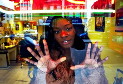 Ouça o novo single de Azealia Banks: "Jumanji"