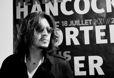 "From Gainsbourg to Lulu" traz Johnny Depp, Iggy Pop e Scarlet Johansson; ouça "Bonnie and Clyde"