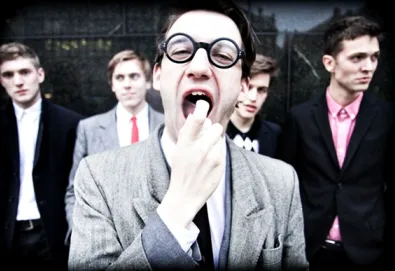 Spector anuncia lançamento de seu primeiro álbum; confira o tracklist