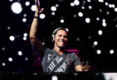 DJ Tiësto remixa clássico do U2; ouça aqui