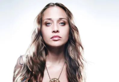 Fiona Apple cancela shows no Brasil devido à doença de sua cachorra
