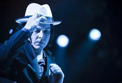 Jack White anuncia disco duplo e ao vivo