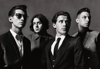 Novo disco do Arctic Monkeys é "sexy e dançante" diz líder do Queens Of The Stone Age