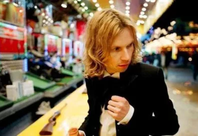 Beck estreia novo single; ouça "I Won't Be Long"