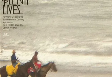 Julian Plenti Lives... [EP]