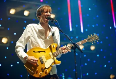 "Mas esse pessoal nunca viu o Deerhunter?", diz Bradford Cox sobre a polêmica apresentação em Minneapolis