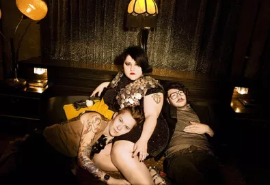 Novo álbum do Gossip chega em maio; ouça o primeiro single "Perfect World"