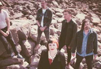 Slowdive anuncia novo álbum e lança o single “kisses”