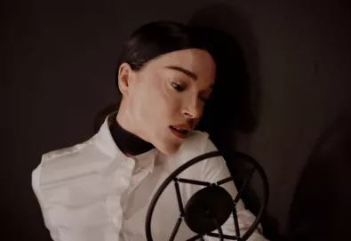Nova música: St. Vincent — Broken Man