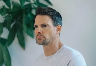 Tycho releases single with vocals by Paul Banks; Listen to "Boundary Rider"