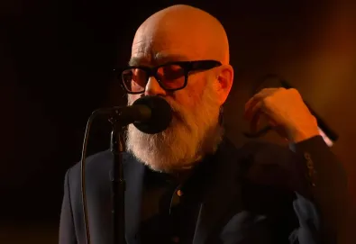 Michael Stipe confirma primeiro álbum solo e apresenta a canção “The Rest of Ever”