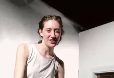 Vídeo: Frankie Cosmos - "Sinister"