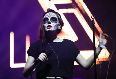 CHVRCHES divulga "Dead Air"; faixa estará na trilha de "Jogos Vorazes - A Esperança Pt. 1"