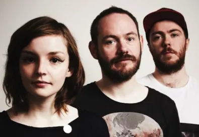 Ouça o novo disco do Chvrches: "The Bones of What You Believe"