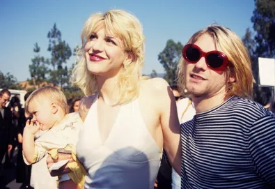 "Claro que fui eu que escrevi", diz Courtney Love