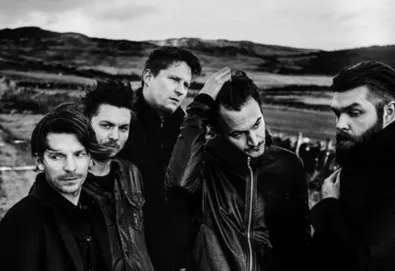 Editors lança "The Law", música com participação de Rachel Goswell (Slowdive)