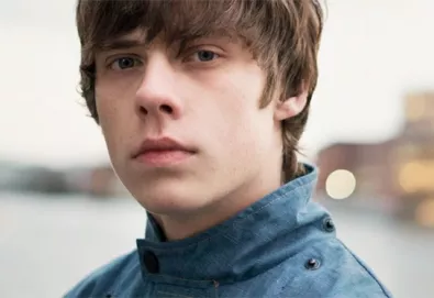 Jake Bugg faz versão de "If I Could Change Your Mind”, do HAIM
