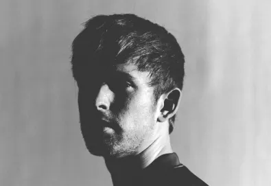 James Blake lança álbum intitulado 'The Colour in Anything'