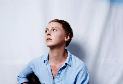 Ouça uma nova música de Laura Marling - "Wild Fire"