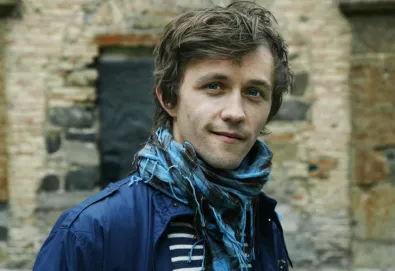 Sondre Lerche faz cover de "Chandelier" (Sia)