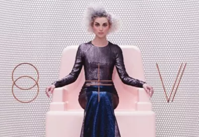St. Vincent revela conteúdo, capa e single de seu novo álbum