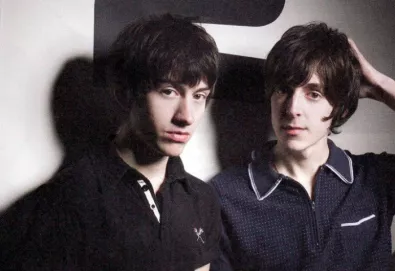 Vídeo: The Last Shadow Puppets lança nova música - "Bad Habits"