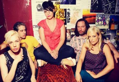 The Julie Ruin faz cover de "Pedestrian At Best", música de Courtney Barnett