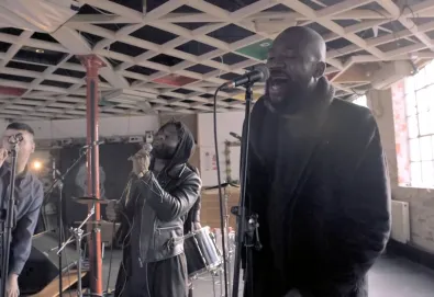 Young Fathers - "Shame" (Guardian Sessions)