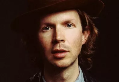 Beck fala sobre novo disco e parceria com Jack White