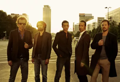 Banda belga dEUS faz show em São Paulo